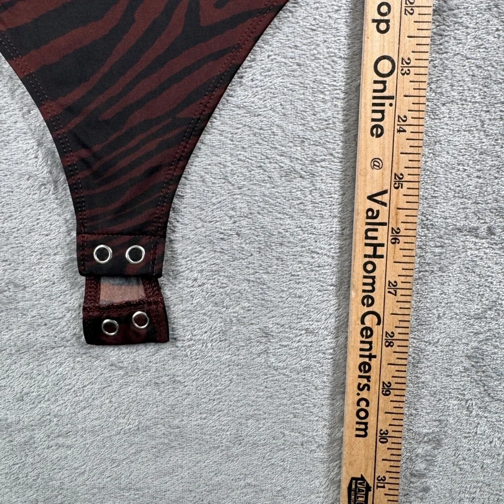 Express Body Contour Zebra Thong Bodysuit‎ Animal Print Stretch Top Layer S Club